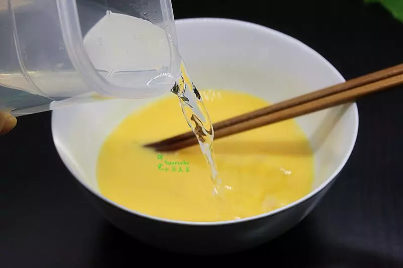 蒸雞蛋增加這一步,嫩滑鮮香無蜂窩,不老不生,出奇的好吃!