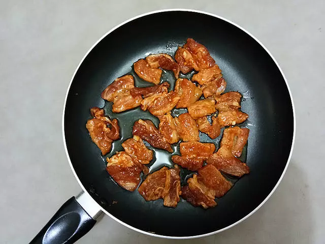 零難度,零技巧的香煎五花肉,簡單好做,吃一次就上癮