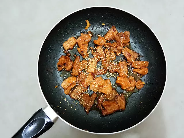 零難度,零技巧的香煎五花肉,簡單好做,吃一次就上癮