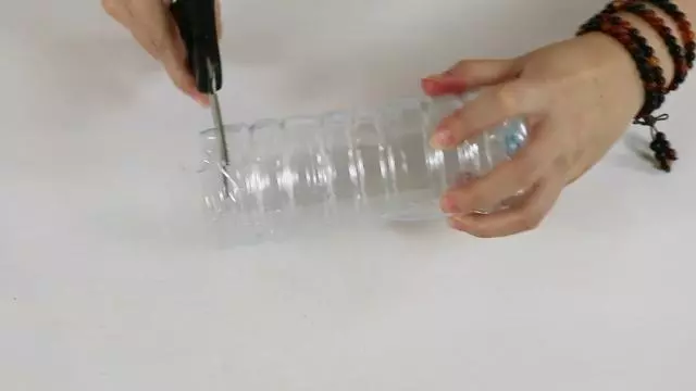 他在鋼絲球外面套上一個塑膠瓶,解決了家裡的大麻煩,媳婦每次都搶著做家務