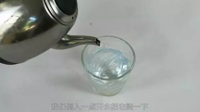 他在鋼絲球外面套上一個塑膠瓶,解決了家裡的大麻煩,媳婦每次都搶著做家務