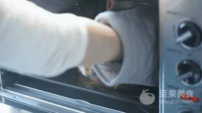 不用砂紙,不用一堆粗鹽,照樣可以做香噴噴鹽焗雞。