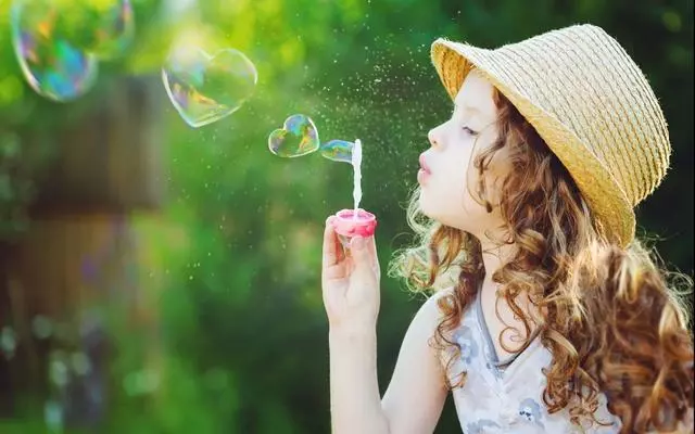 婚後無意中聽到岳母說「搖錢樹」,看到老婆手機,才知說的是我