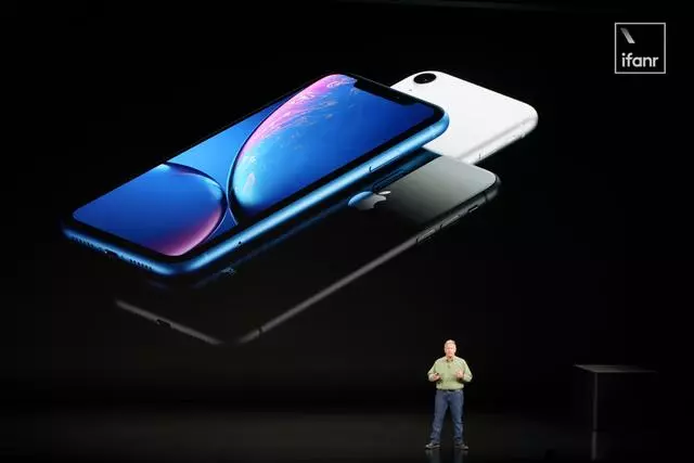 蘋果發布會全記錄:雙卡雙待 iPhone 贊爆,頂配售價破萬再創新高