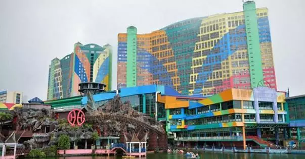 最新轟動 ! 華裔父子相約雲頂酒店自殺 父死兒臨陣退縮
