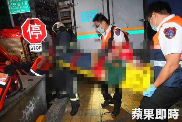 貨車駕駛遭尾門夾住 悚!被夾吊20分鐘身亡 -