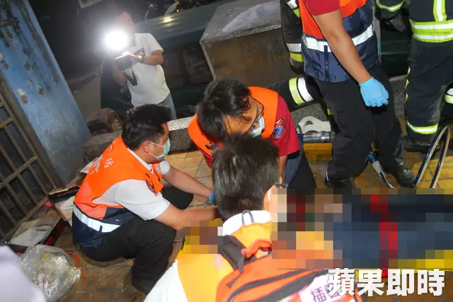 貨車駕駛遭尾門夾住 悚!被夾吊20分鐘身亡 -