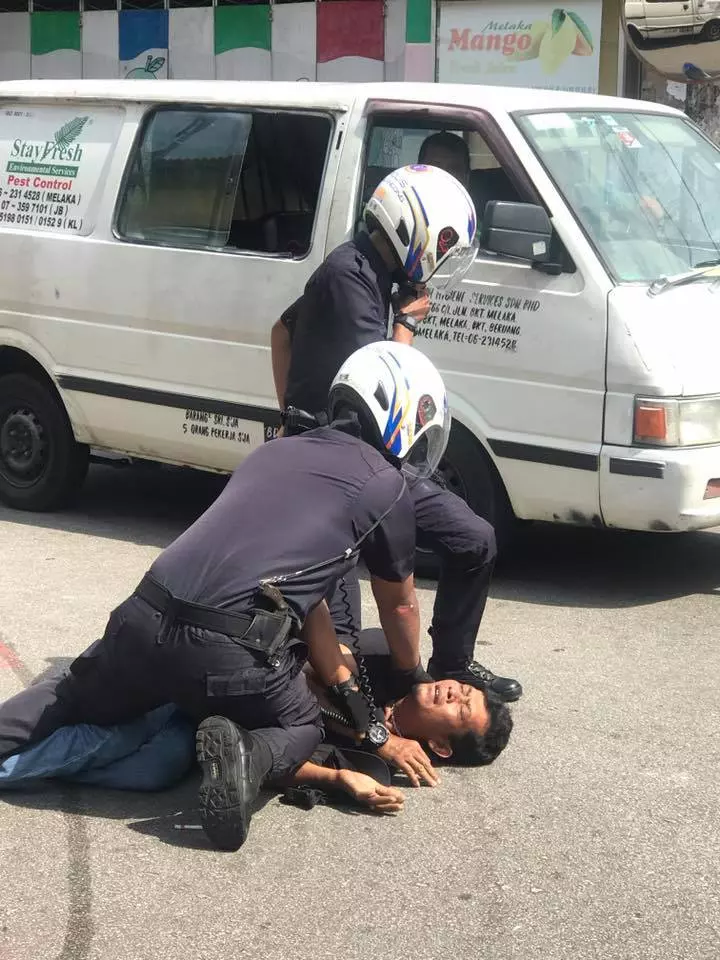 大馬今日凌晨上演警匪片!2華裔男匪開槍對戰警察,遭擊斃!