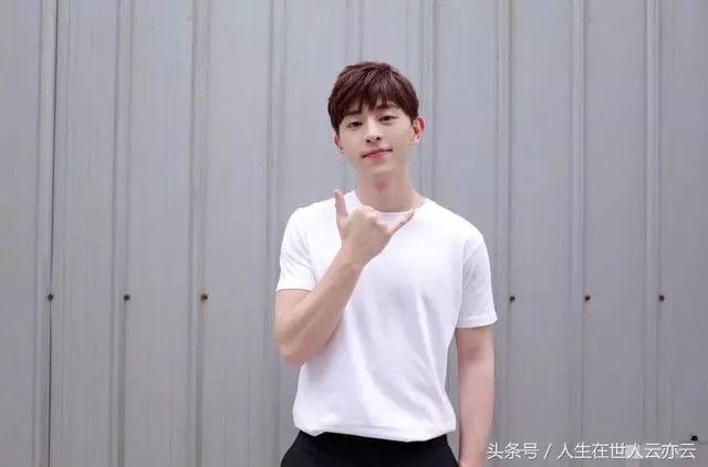 鄧倫身份曝光,不是富二代,因為富二代都沒法跟他比!
