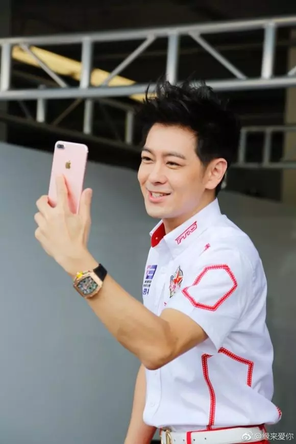 【連他都嫌貴!】「娛樂圈第一果粉」林志穎堅決不買新iPhone XS Max!只因為這2個缺點!