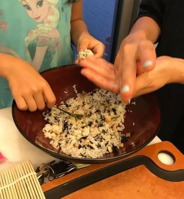蔡少芬曬早起給女兒做便當,網友不但沒點贊,反而紛紛指責!