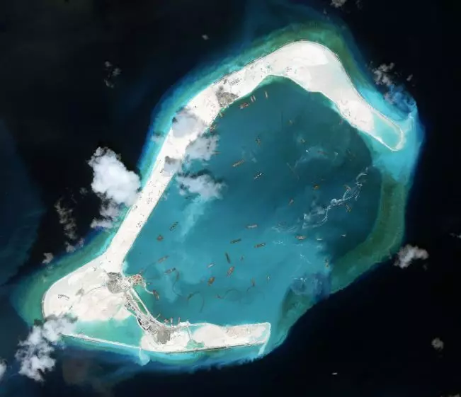 拉響警報!美英法印日5國軍艦相繼現身南部海域,被我軍包圍驅逐 !