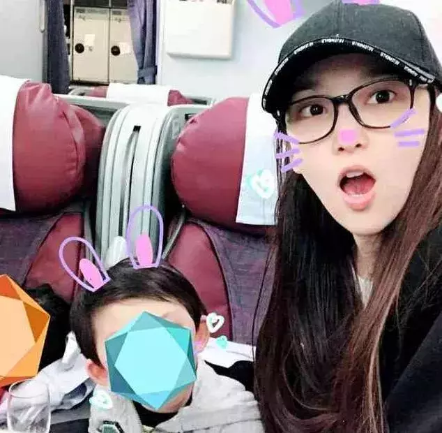 吳佩慈近照難掩老態,同為豪門生子無名份的女星命運卻大不相同!