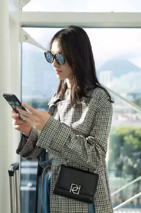 吳佩慈近照難掩老態,同為豪門生子無名份的女星命運卻大不相同!