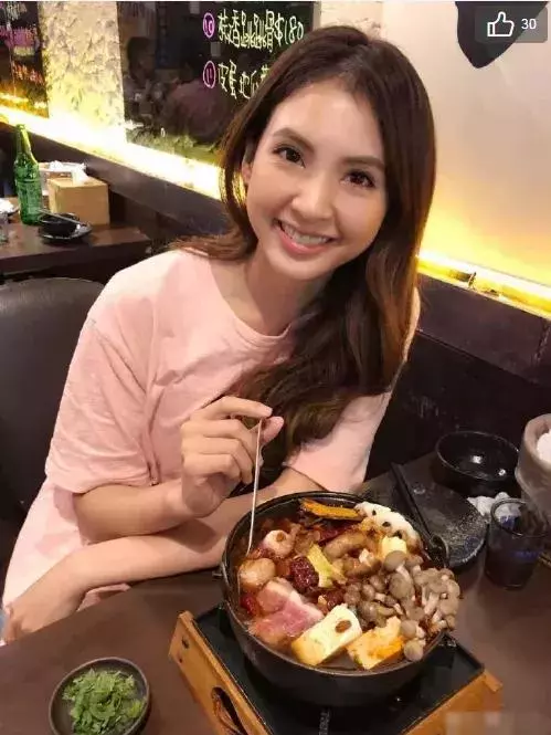 吳佩慈近照難掩老態,同為豪門生子無名份的女星命運卻大不相同!