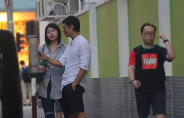 戀愛13年才結婚,她從瘦變胖嫁給TVB男綠葉婚禮只花5萬元!