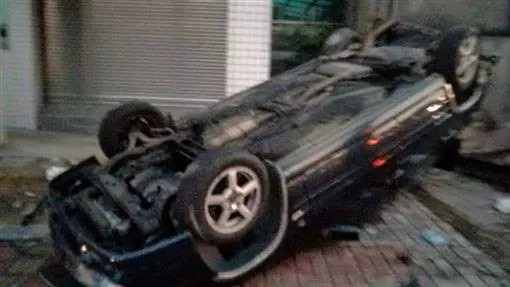 南投市民族路拖板車煞車失靈 1人重傷、5輕傷!