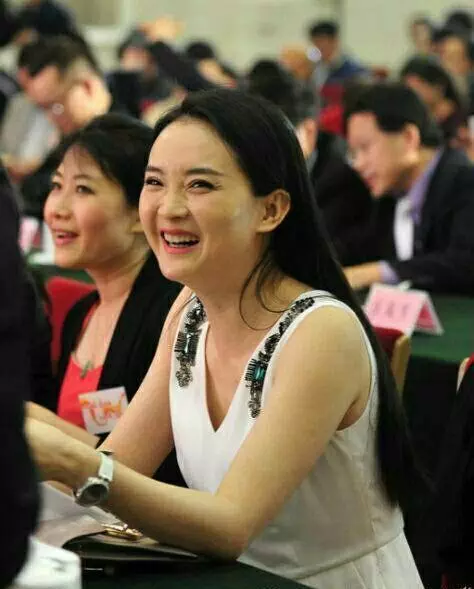 初見時「盛世美顏」,如今成了這樣,歲月就是一把豬飼料呀!