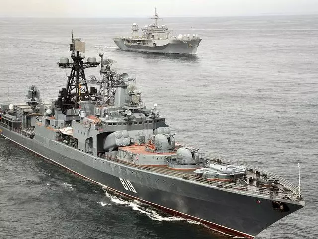 剛見完面,普京轉身就給安倍「一巴掌」!大批軍艦殺到日本秀肌肉