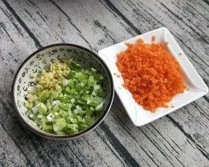 餃子吃了三十年,鄰居包的餃子我還是第一次見,出鍋吃了兩大碗!