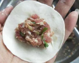餃子吃了三十年,鄰居包的餃子我還是第一次見,出鍋吃了兩大碗!