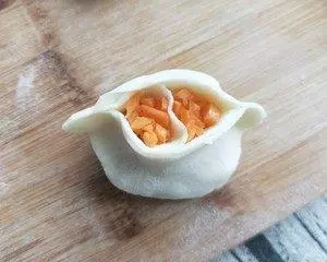 餃子吃了三十年,鄰居包的餃子我還是第一次見,出鍋吃了兩大碗!