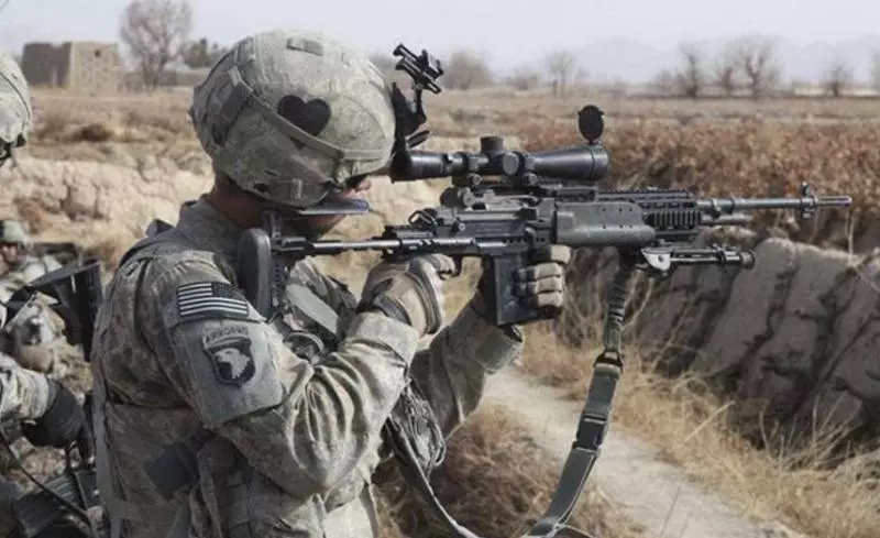美軍在敘利亞北部架起飛彈,俄羅斯緊急下令讓十二萬敘軍停止進攻 !