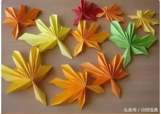 手工|秋天折幾片樹葉就能布置教室,不信你看!