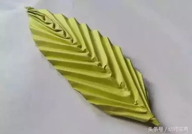 手工|秋天折幾片樹葉就能布置教室,不信你看!