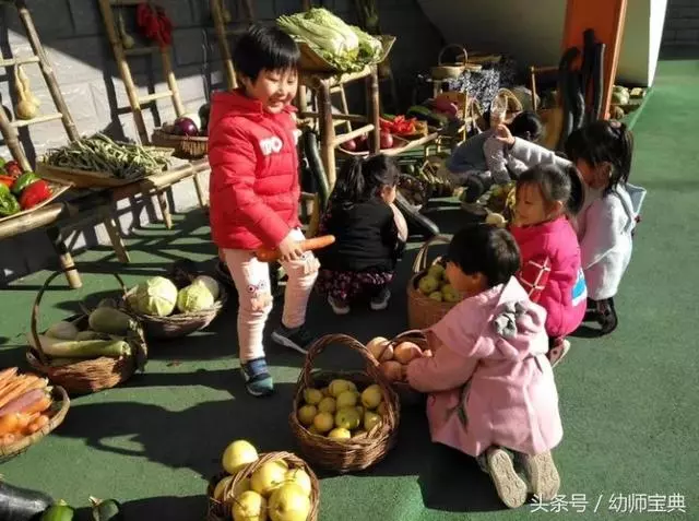 幼兒園大班藝術領域美術活動《秋天的顏色》