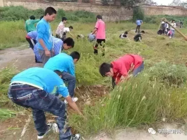 我們小時候,開學是這樣的!差點看哭了……