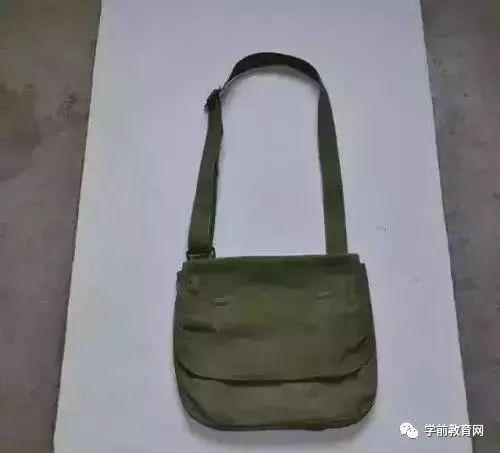 我們小時候,開學是這樣的!差點看哭了……