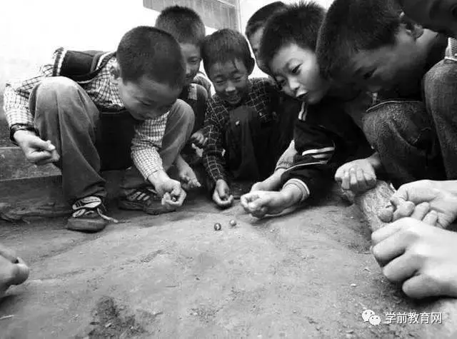 我們小時候,開學是這樣的!差點看哭了……
