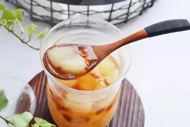 冰糖買黃色大塊好,還是白色小塊好?一直以來都錯了