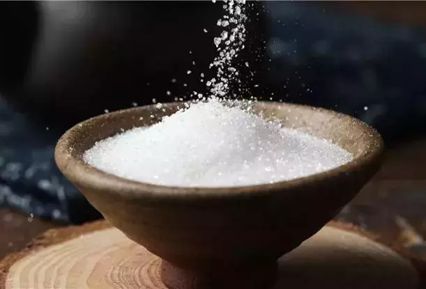 冰糖買黃色大塊好,還是白色小塊好?一直以來都錯了