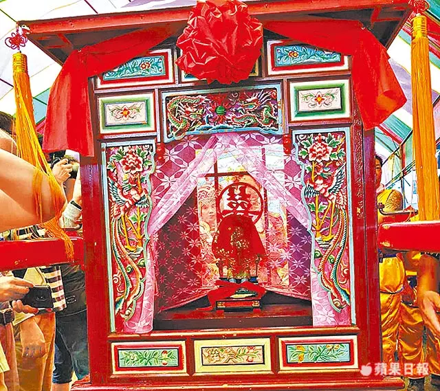 萬善爺煞到侍女 中元節辦喜事