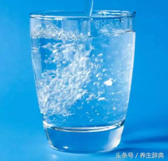 多喝水身體好,沒想到好處有這麼多!尤其女人要學會對症喝水