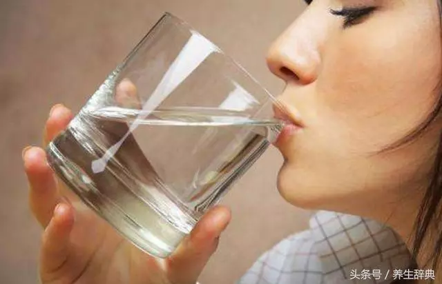 多喝水身體好,沒想到好處有這麼多!尤其女人要學會對症喝水