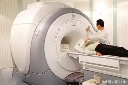 腦血管堵塞的人,3件事最好別做,3樣東西最好別碰,易患中風!