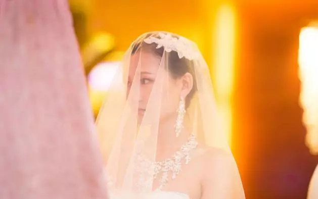 前夫答應每月給我打一千,女兒出車禍我去取錢,輸完密碼我愣住了