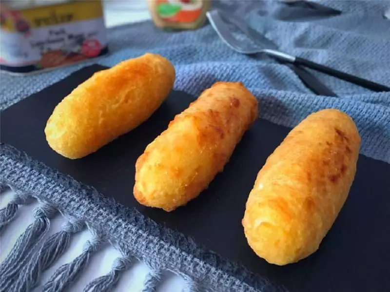 土豆的這種做法你肯定沒試過,金黃酥脆還爆漿,連吃2個不罷手~