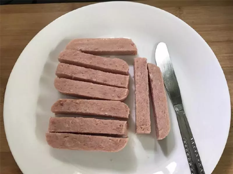土豆的這種做法你肯定沒試過,金黃酥脆還爆漿,連吃2個不罷手~