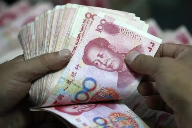兒子過世母親獲巨額賠償,她把錢全給未過門的兒媳,兒媳舉動暖心