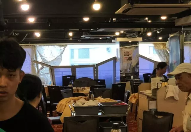 山竹颱風旋風襲港,毀壞力十足!全港交通癱瘓,航班全部取消!