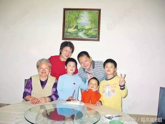 TVB綠葉廖啟智,小兒子血癌病逝,妻子重度抑鬱,大兒子.....