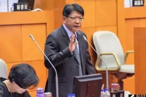 新山發生恐怖搶劫傷人案:就埋伏在你家門口,防不勝防差點出人命,保安竟然什麼都不管?