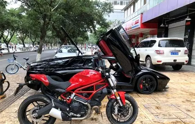 入門車手駕駛杜卡迪797三個月感受:新手買車第一當然要看外型啦