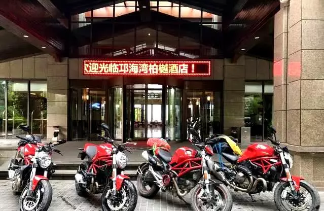 入門車手駕駛杜卡迪797三個月感受:新手買車第一當然要看外型啦