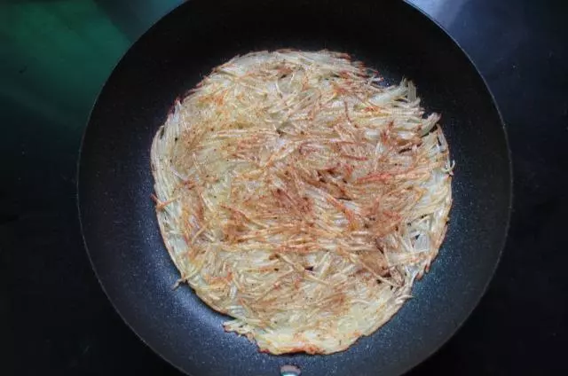 焦脆土豆絲煎餅！沒有比這個更簡單的作法了！ 