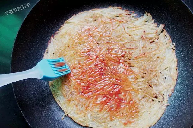 焦脆土豆絲煎餅！沒有比這個更簡單的作法了！ 